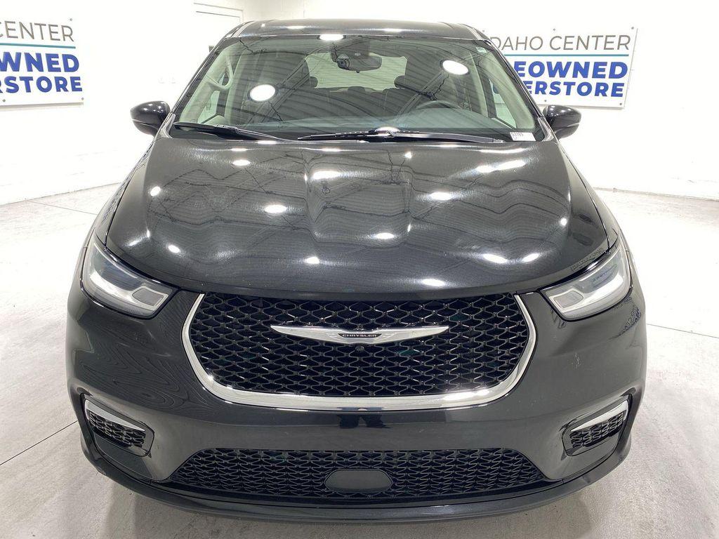 used 2023 Chrysler Pacifica car, priced at $29,995