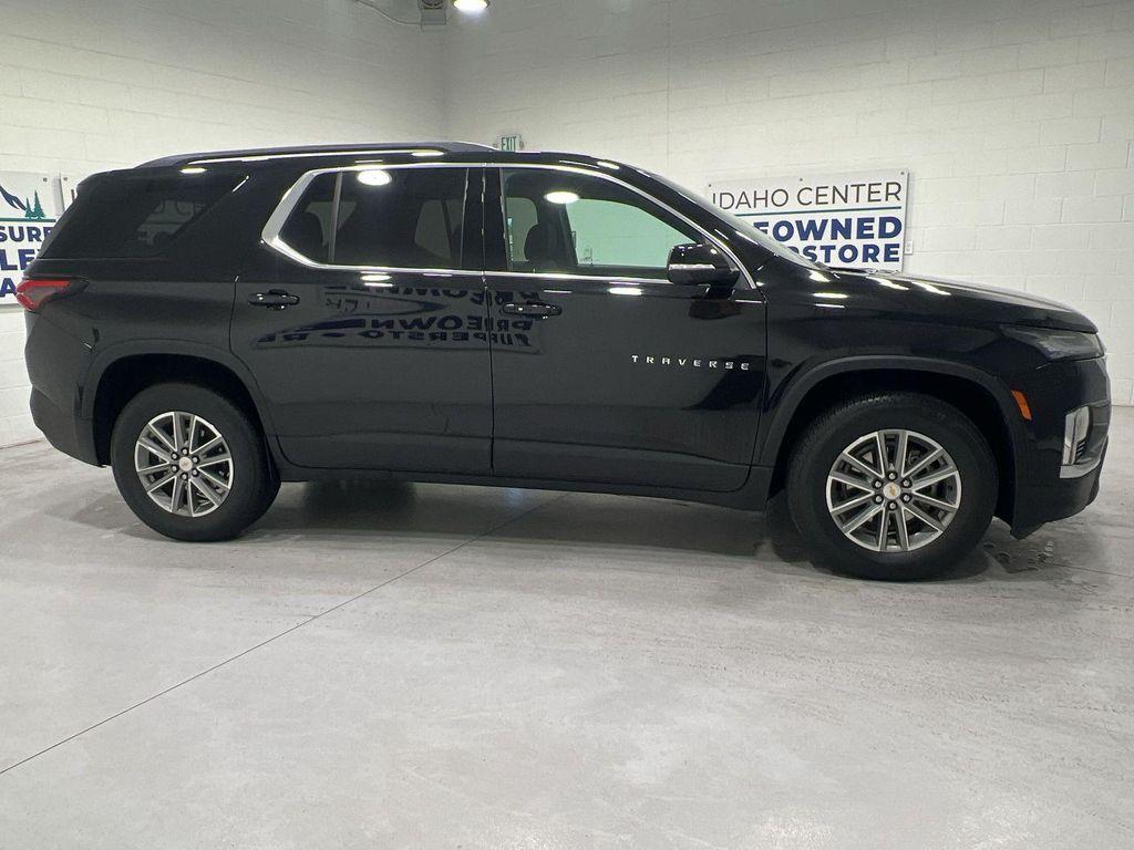 used 2023 Chevrolet Traverse car, priced at $33,376