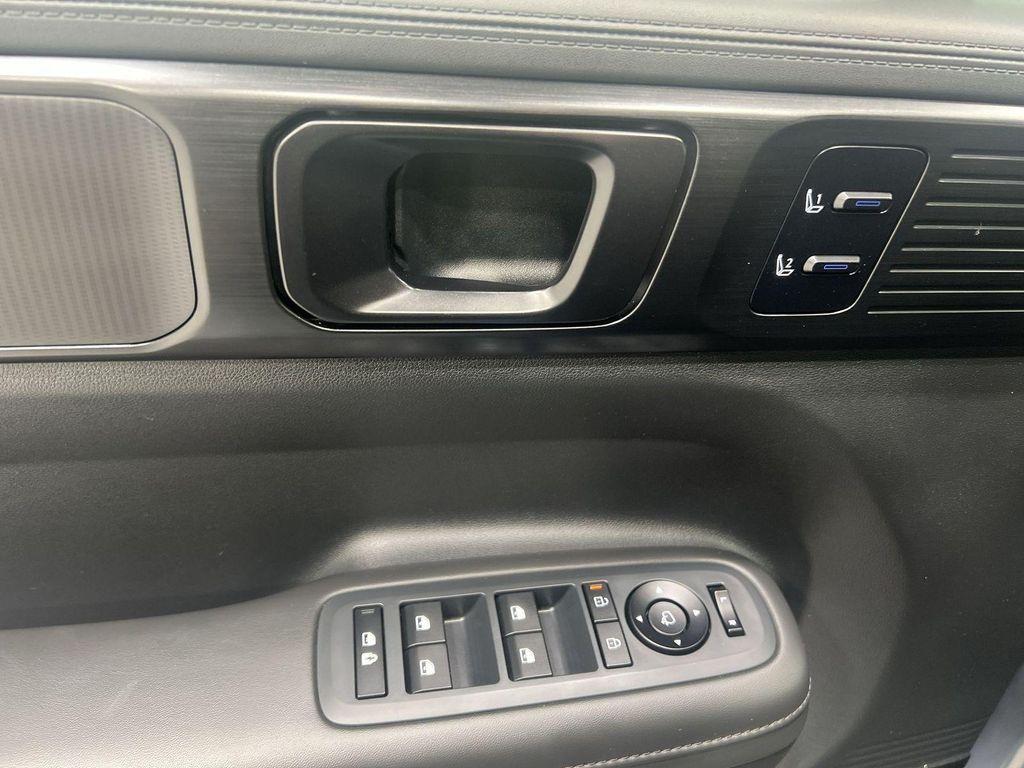 used 2025 Hyundai Santa Fe car, priced at $43,594