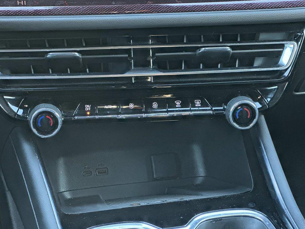 used 2024 Chevrolet Traverse car, priced at $43,650