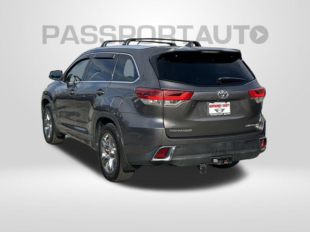 used 2019 Toyota Highlander car, priced at $24,290