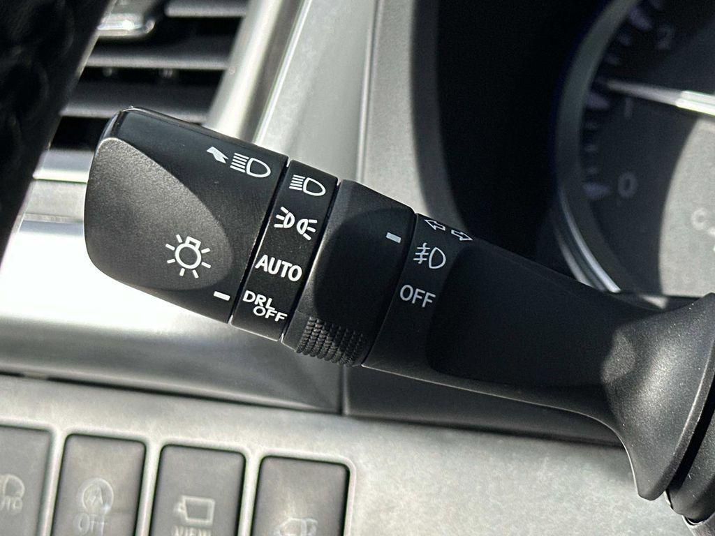 used 2019 Toyota Highlander car, priced at $24,290