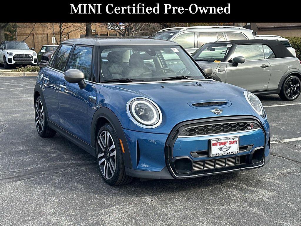 used 2024 MINI Hardtop car, priced at $25,499
