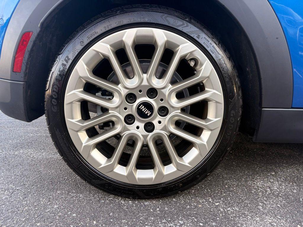 used 2025 MINI Hardtop car, priced at $32,250