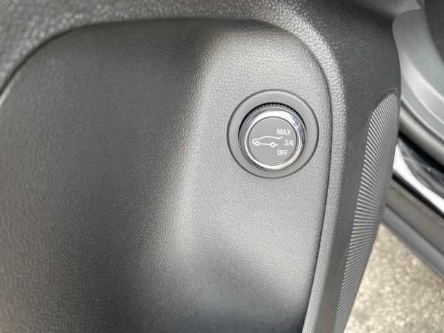 new 2025 Buick Envista car, priced at $25,125