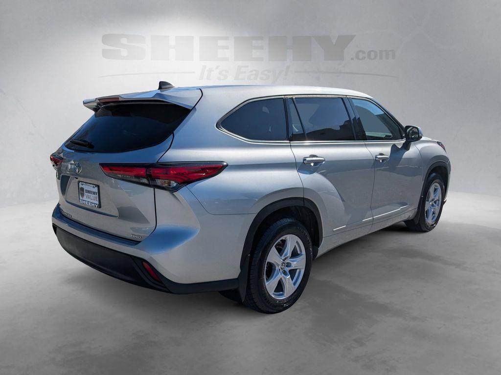 used 2022 Toyota Highlander car, priced at $29,670