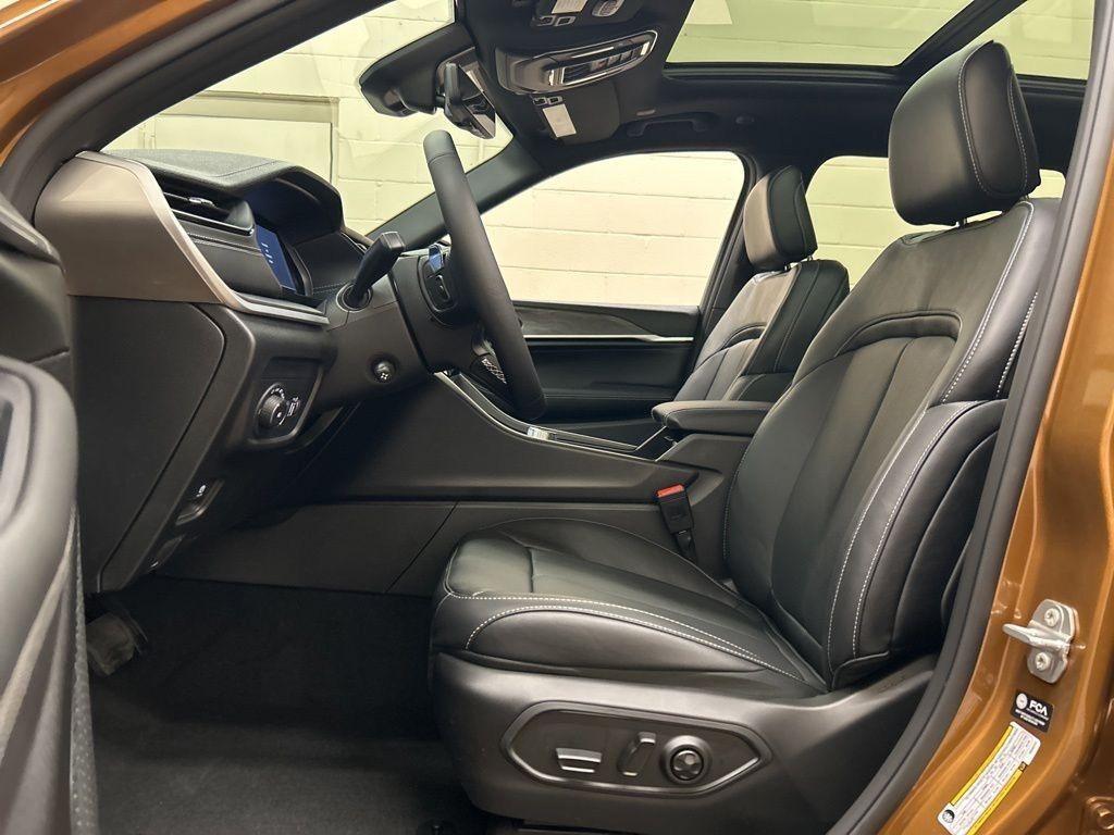 new 2026 Jeep Grand Cherokee car, priced at $49,687
