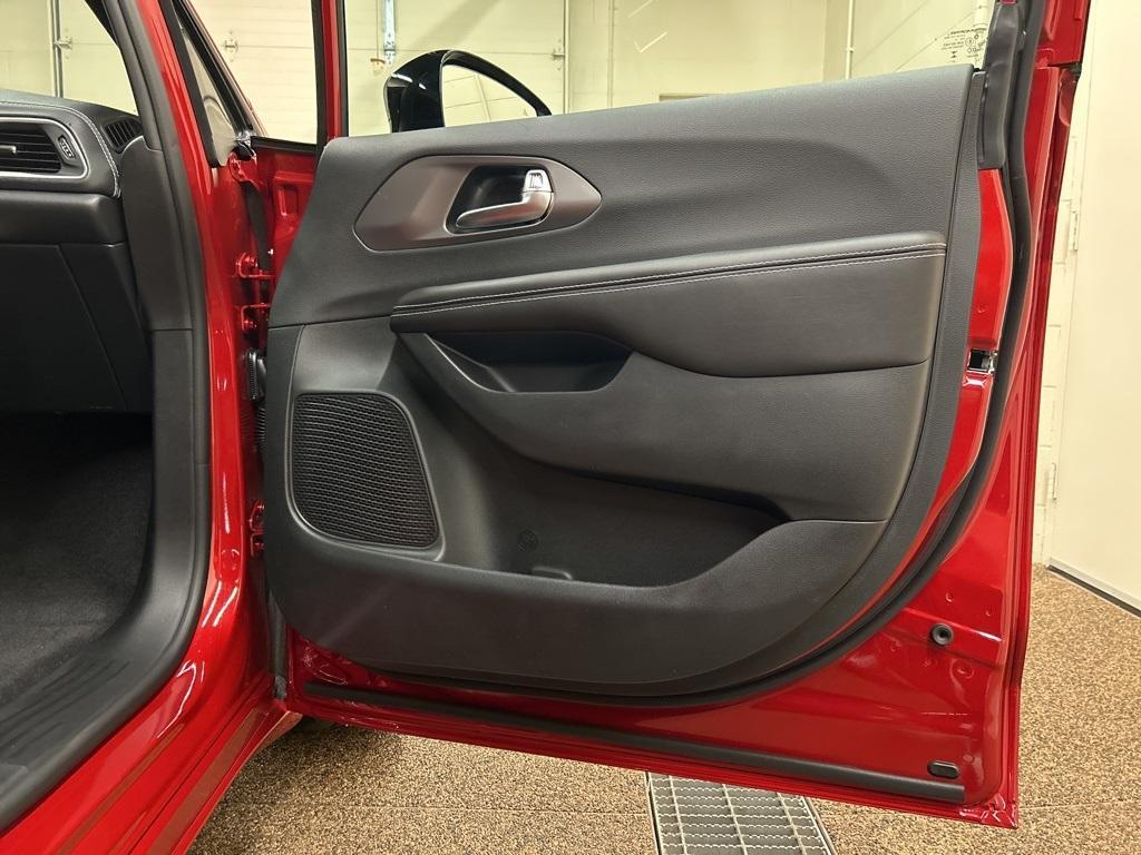 new 2026 Chrysler Pacifica car, priced at $44,560