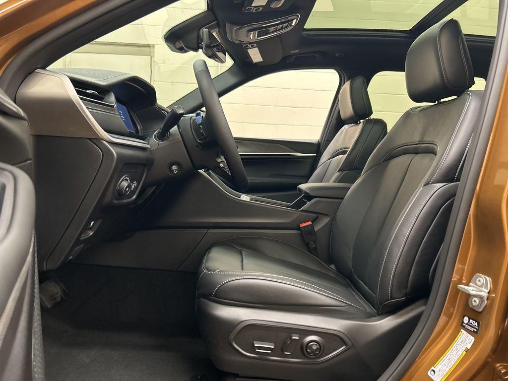 new 2026 Jeep Grand Cherokee car, priced at $51,187