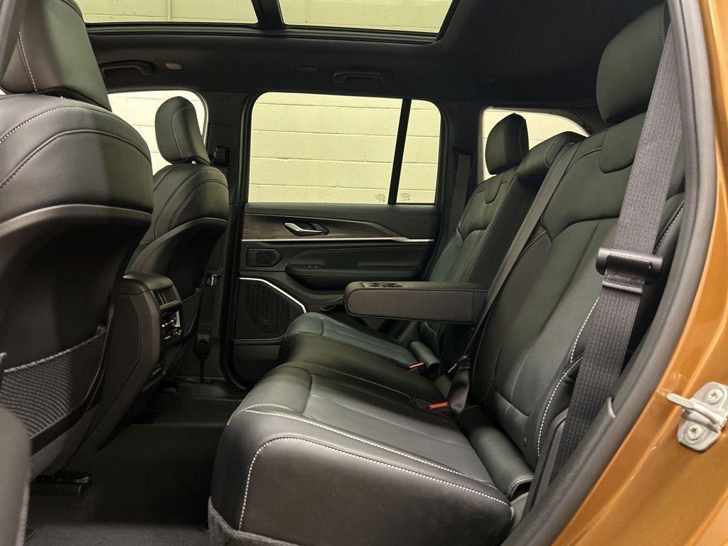 new 2026 Jeep Grand Cherokee car, priced at $51,187