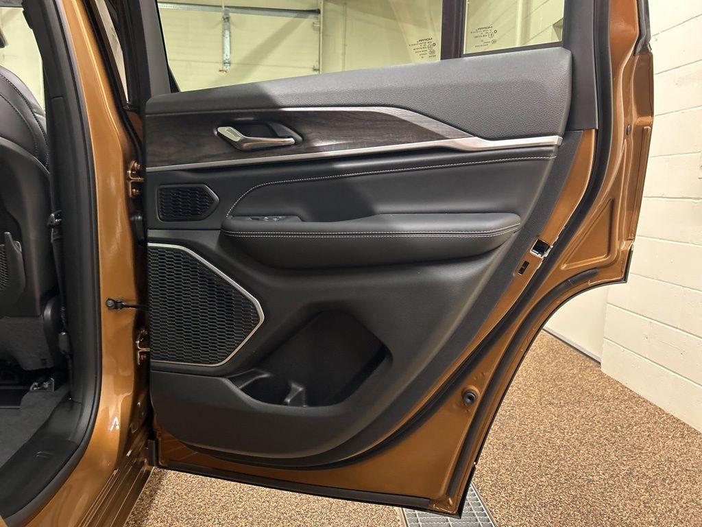 new 2026 Jeep Grand Cherokee car, priced at $51,187