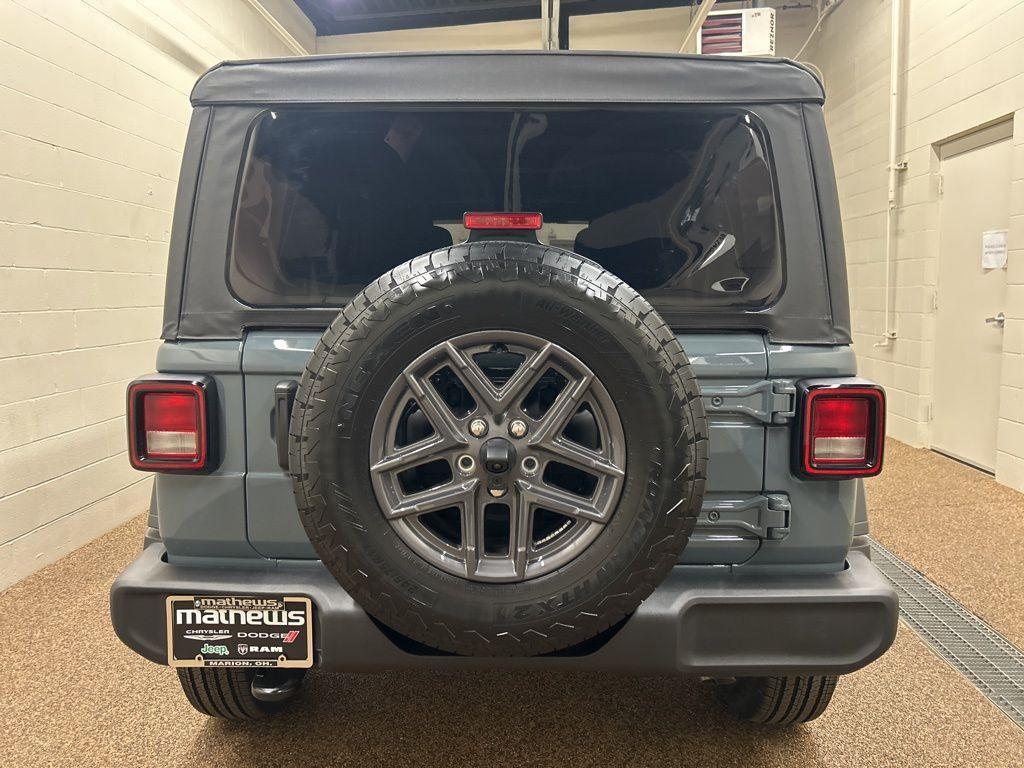 new 2026 Jeep Wrangler car, priced at $40,868