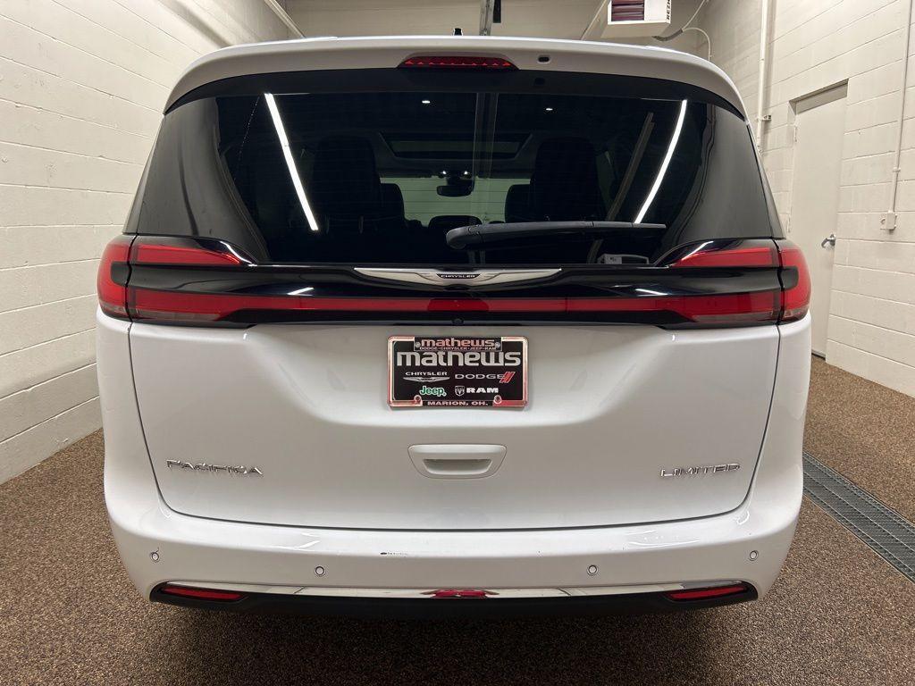 used 2024 Chrysler Pacifica car, priced at $36,000