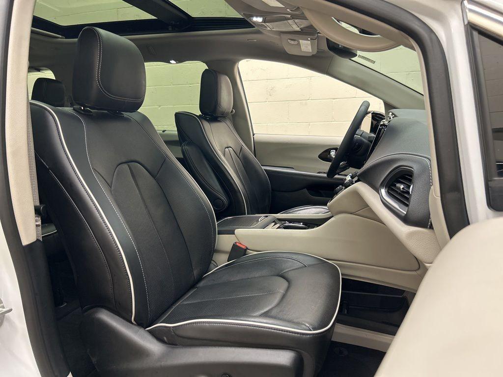 used 2024 Chrysler Pacifica car, priced at $36,000