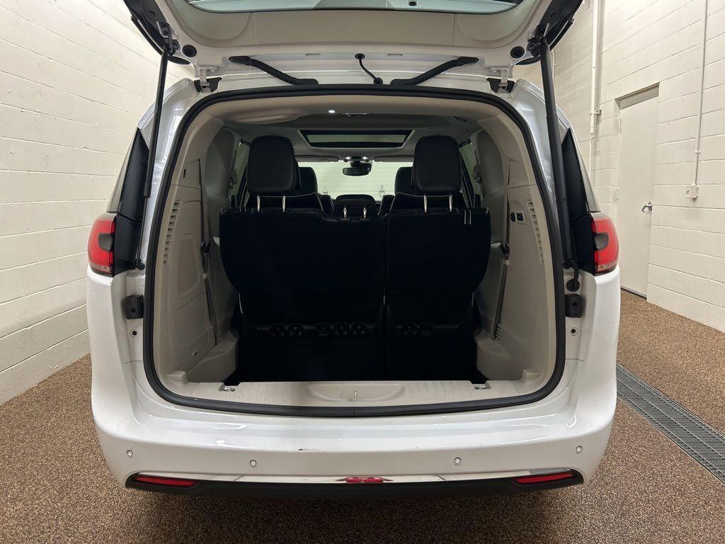used 2024 Chrysler Pacifica car, priced at $36,000
