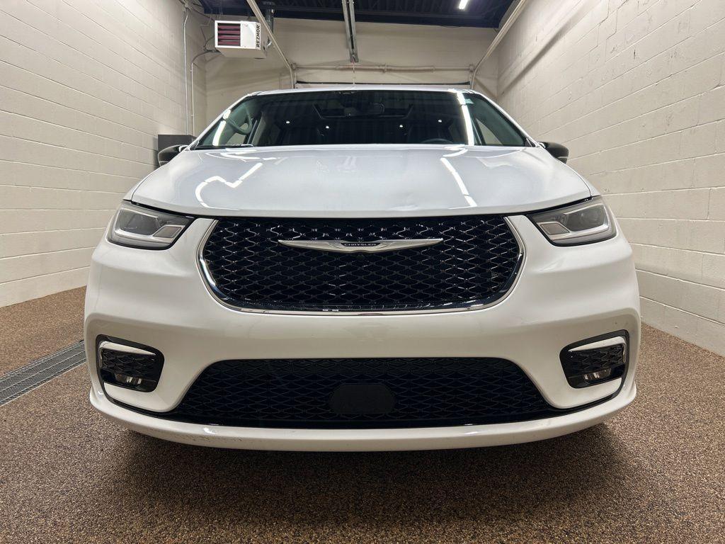 used 2024 Chrysler Pacifica car, priced at $36,000