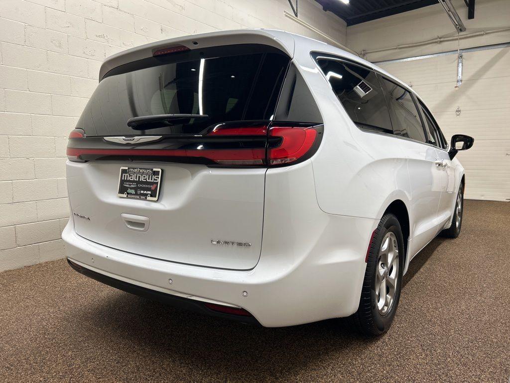 used 2024 Chrysler Pacifica car, priced at $36,000