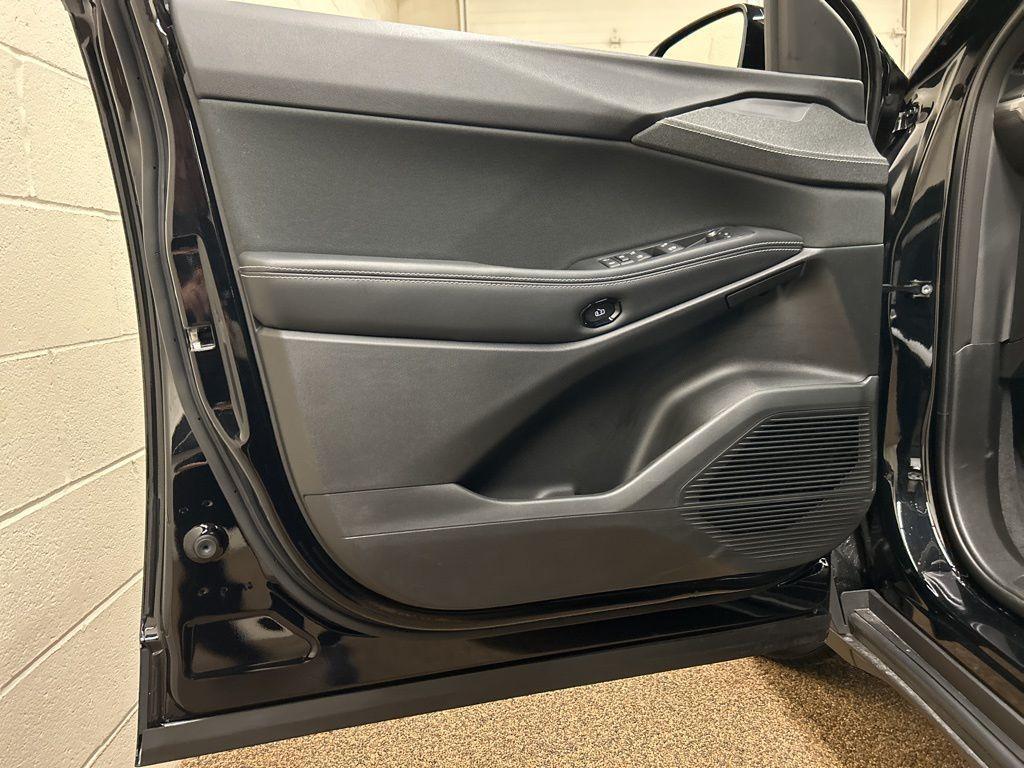 new 2026 Jeep Cherokee car, priced at $39,052