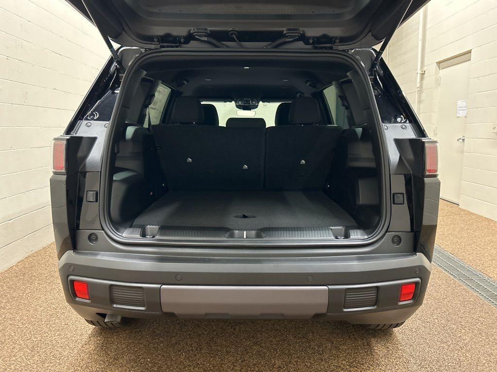 new 2026 Jeep Cherokee car, priced at $39,052