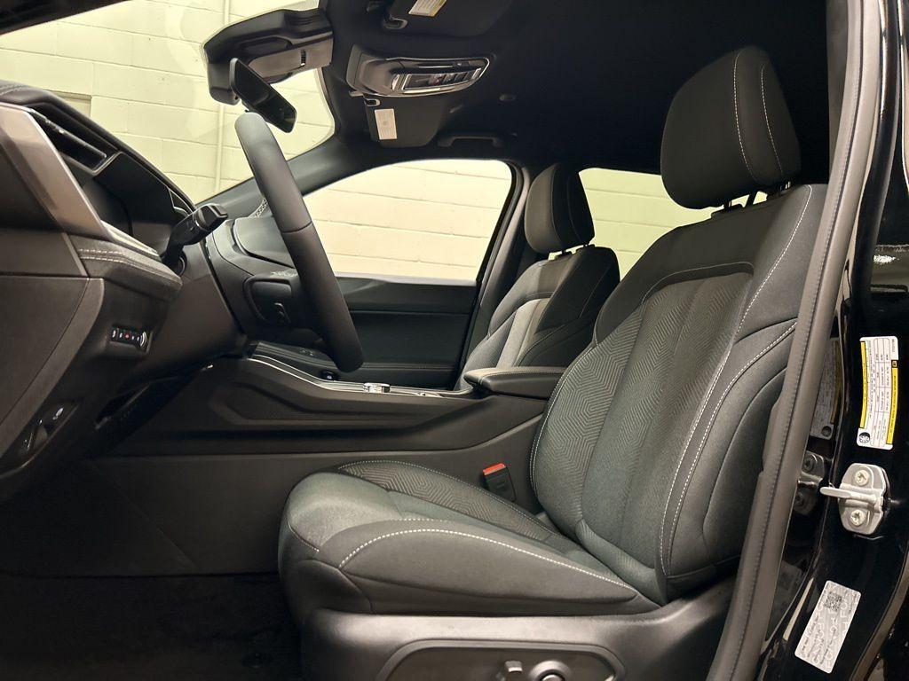 new 2026 Jeep Cherokee car, priced at $39,052