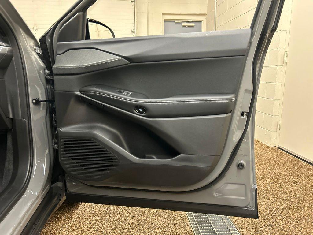 new 2026 Jeep Cherokee car, priced at $37,600