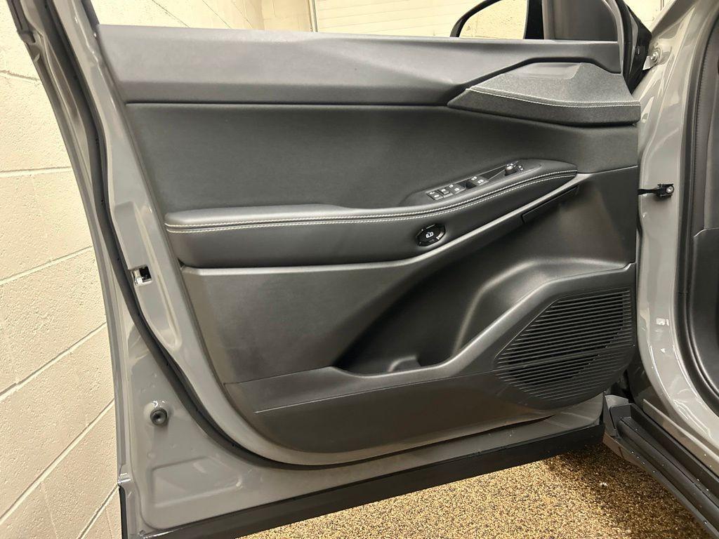 new 2026 Jeep Cherokee car, priced at $37,600