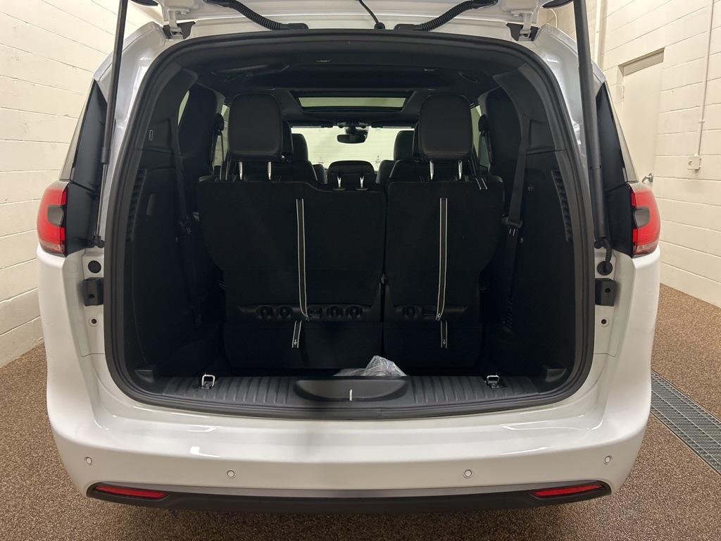 new 2026 Chrysler Pacifica car, priced at $46,260