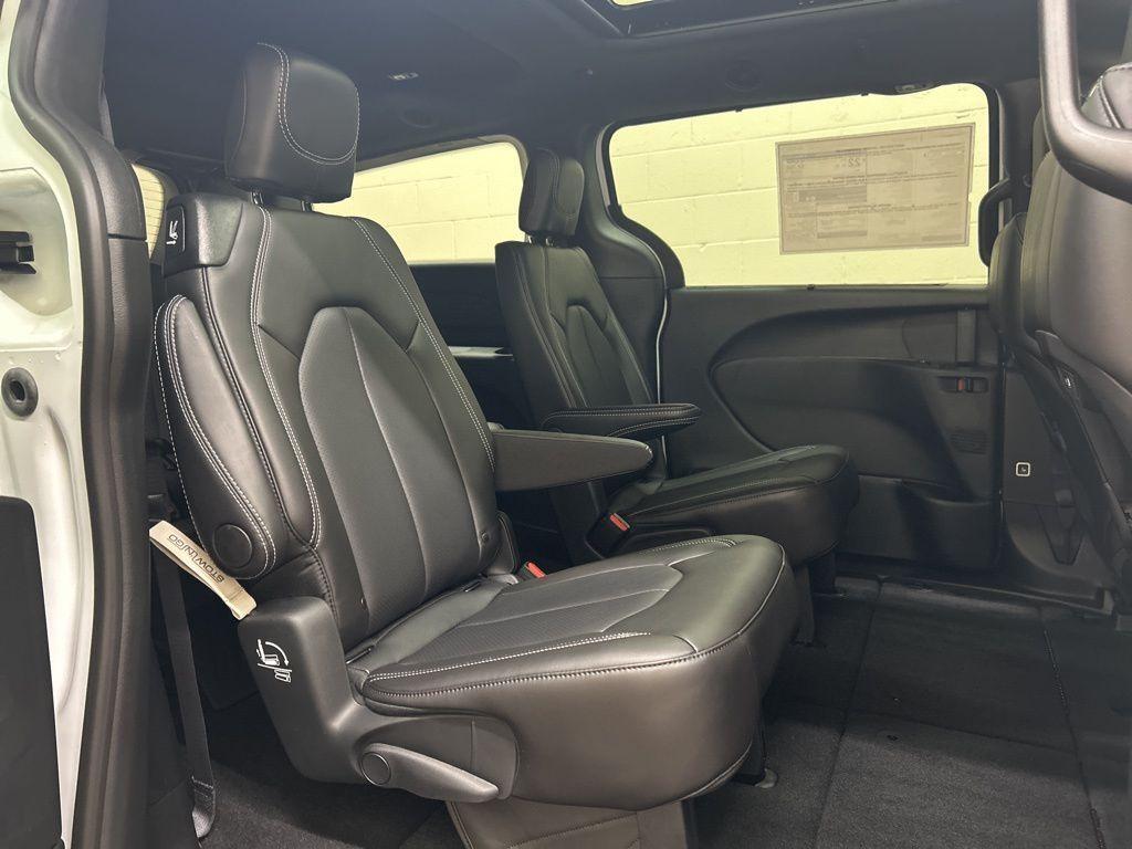 new 2026 Chrysler Pacifica car, priced at $42,095