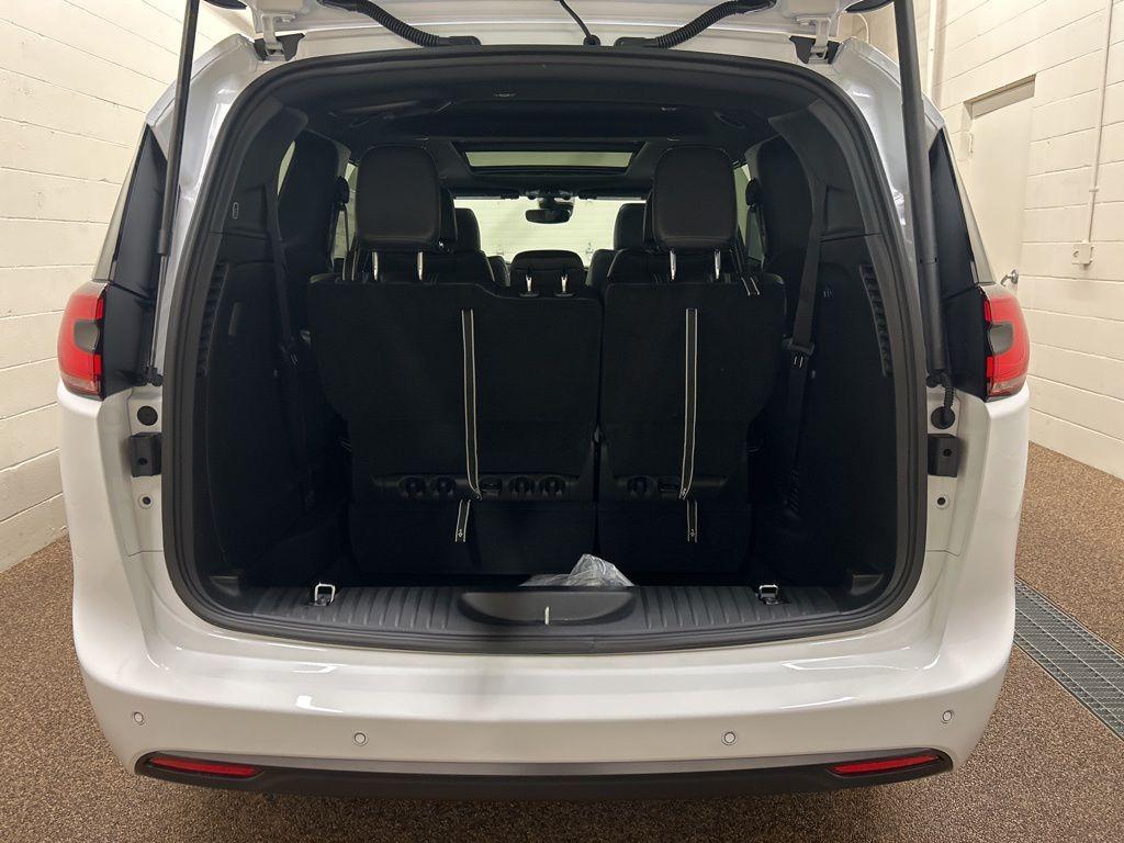 new 2026 Chrysler Pacifica car, priced at $42,095