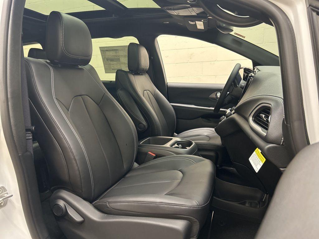 new 2026 Chrysler Pacifica car, priced at $42,095