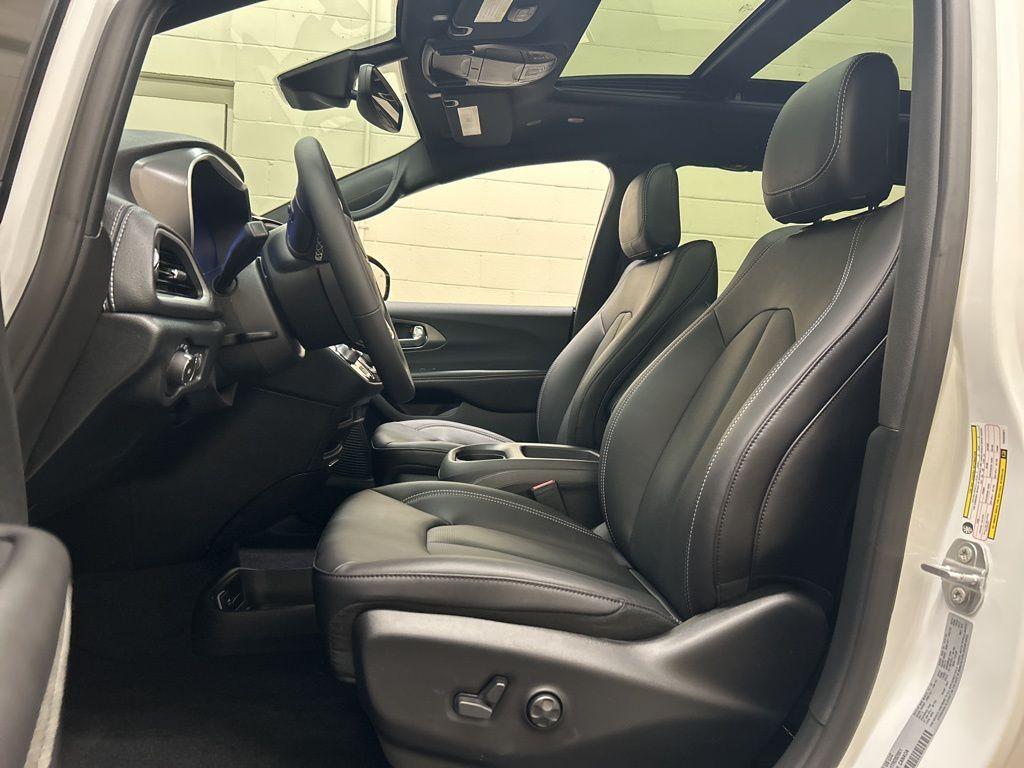 new 2026 Chrysler Pacifica car, priced at $42,095