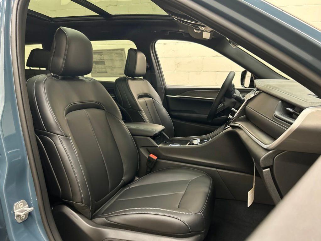new 2026 Jeep Grand Cherokee L car, priced at $49,911