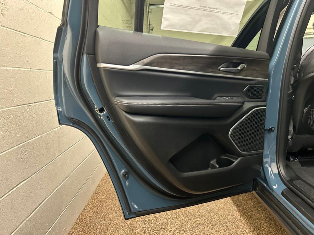 new 2026 Jeep Grand Cherokee L car, priced at $49,911