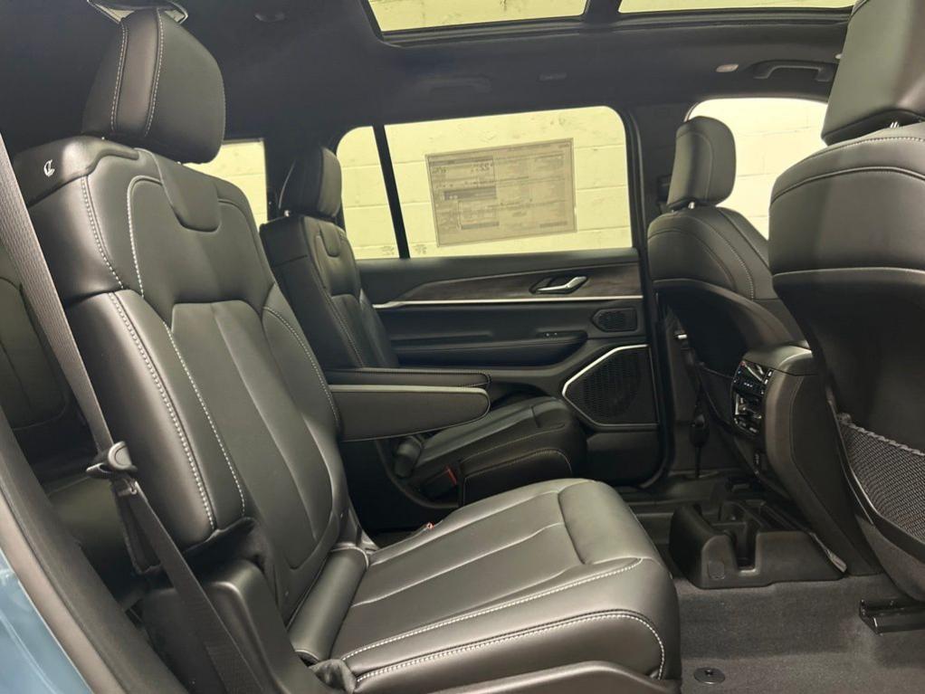 new 2026 Jeep Grand Cherokee L car, priced at $49,911
