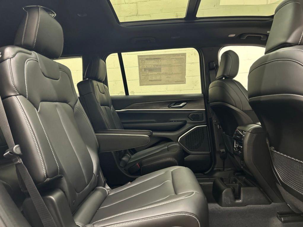 new 2026 Jeep Grand Cherokee L car, priced at $49,911