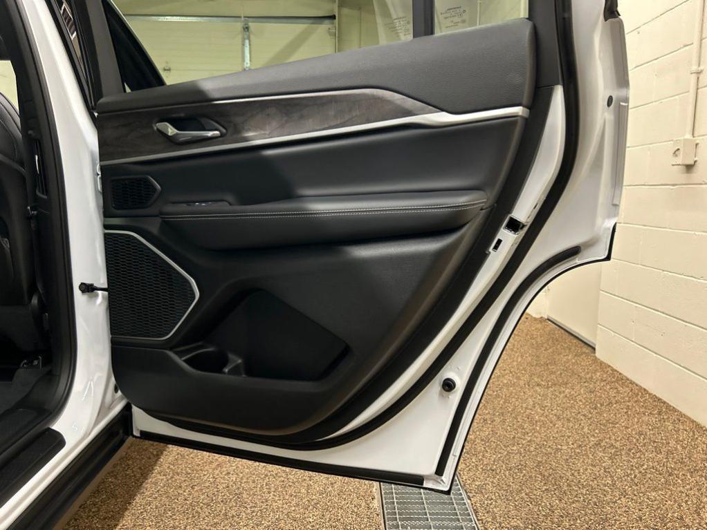 new 2026 Jeep Grand Cherokee L car, priced at $49,911