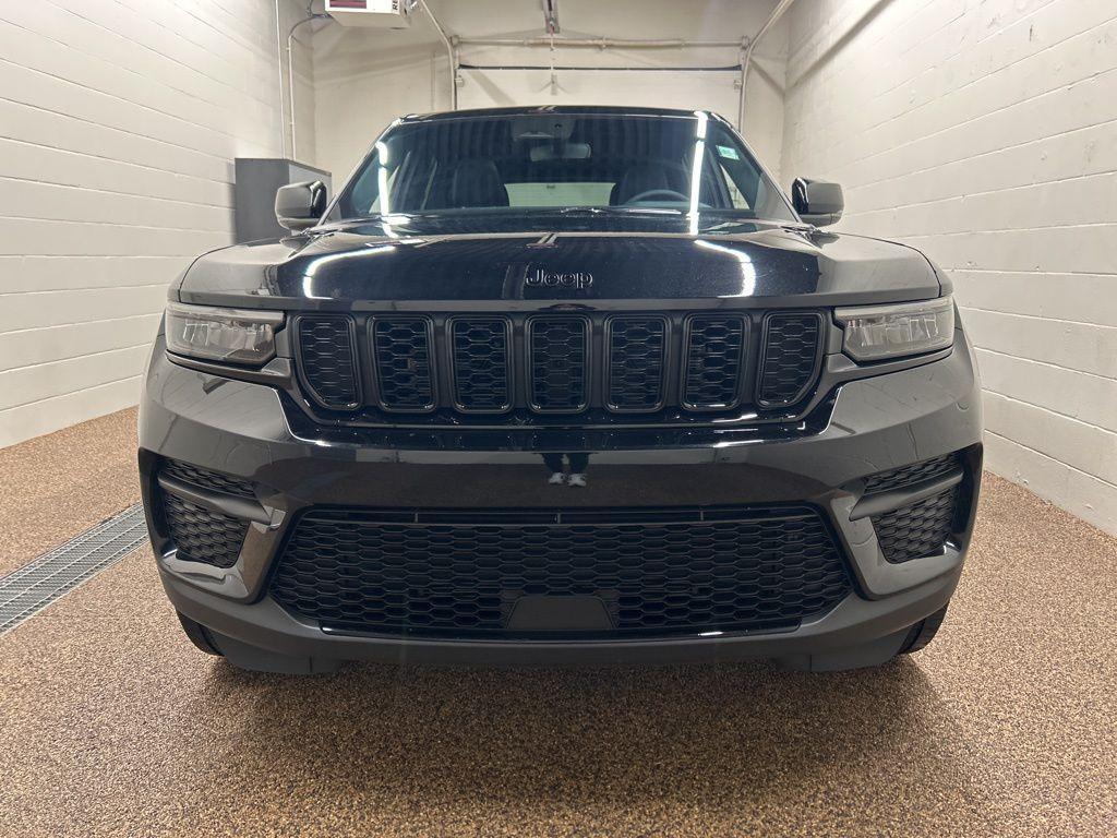 used 2024 Jeep Grand Cherokee car, priced at $35,800