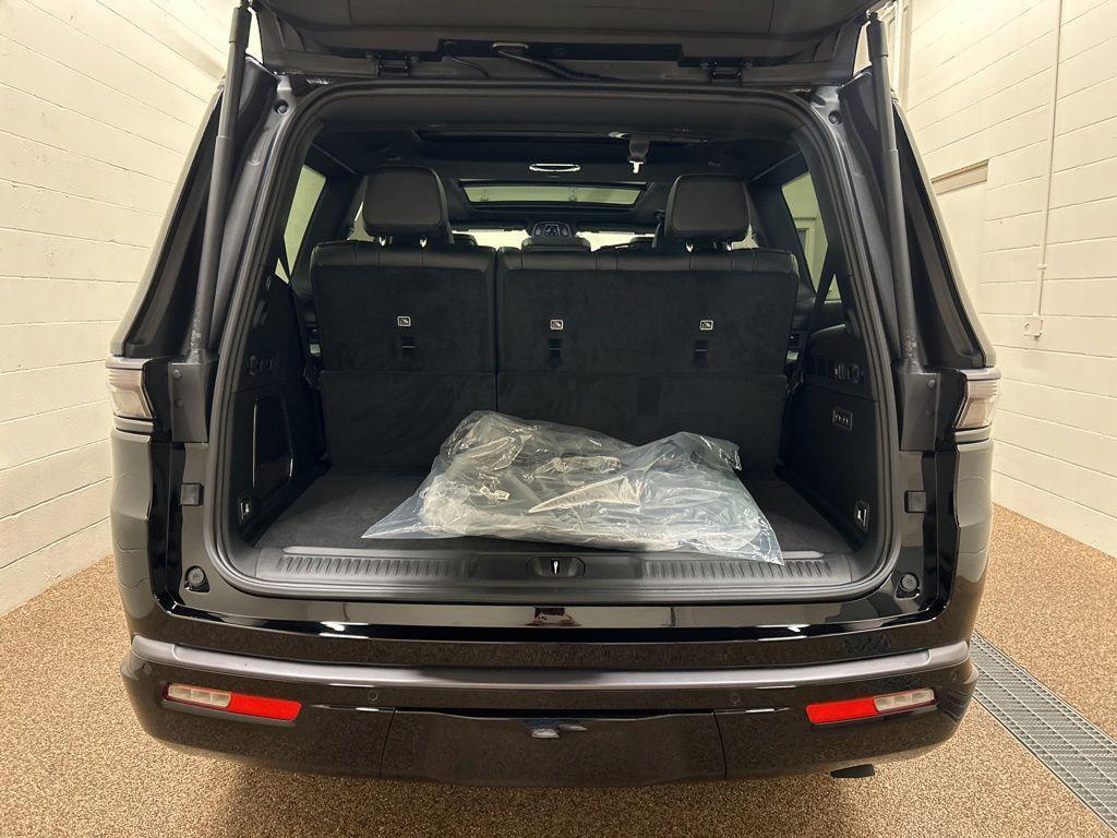 new 2026 Jeep Grand Wagoneer car, priced at $76,008
