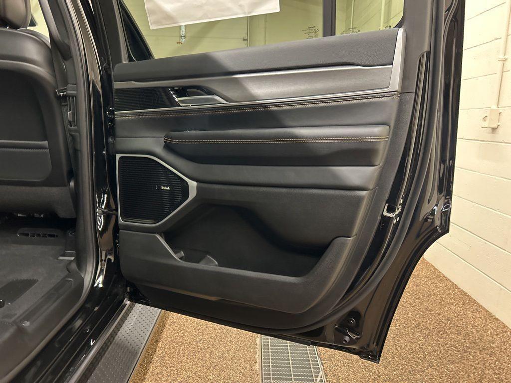 new 2026 Jeep Grand Wagoneer car, priced at $76,008