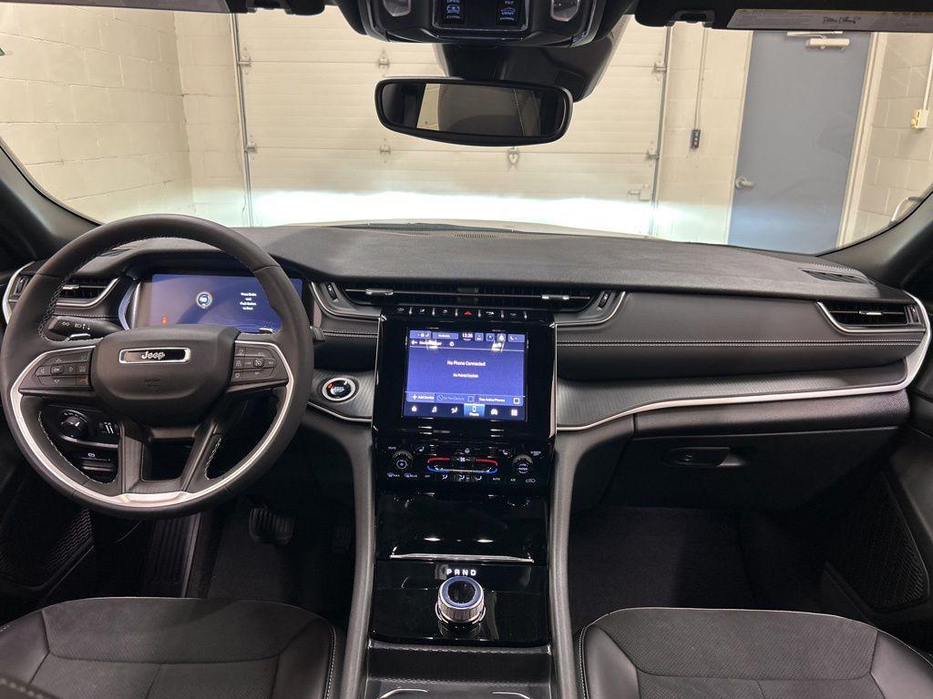 used 2024 Jeep Grand Cherokee car, priced at $37,000