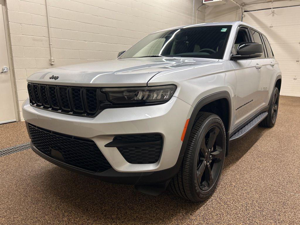 used 2024 Jeep Grand Cherokee car, priced at $37,000