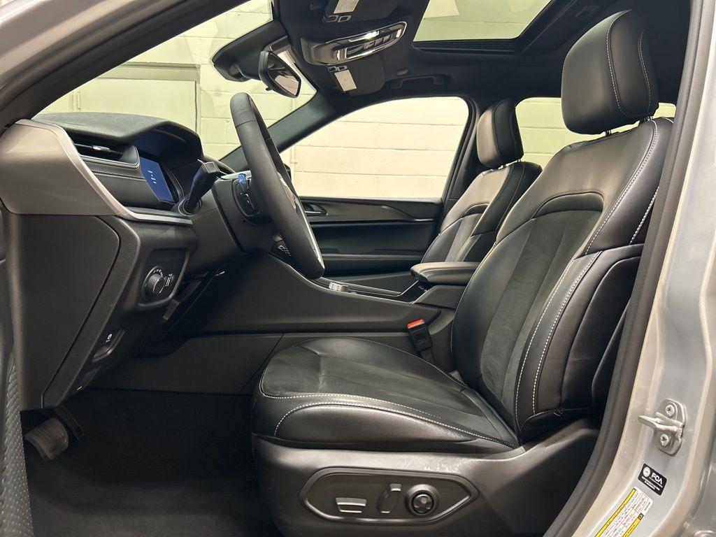 used 2024 Jeep Grand Cherokee car, priced at $37,000