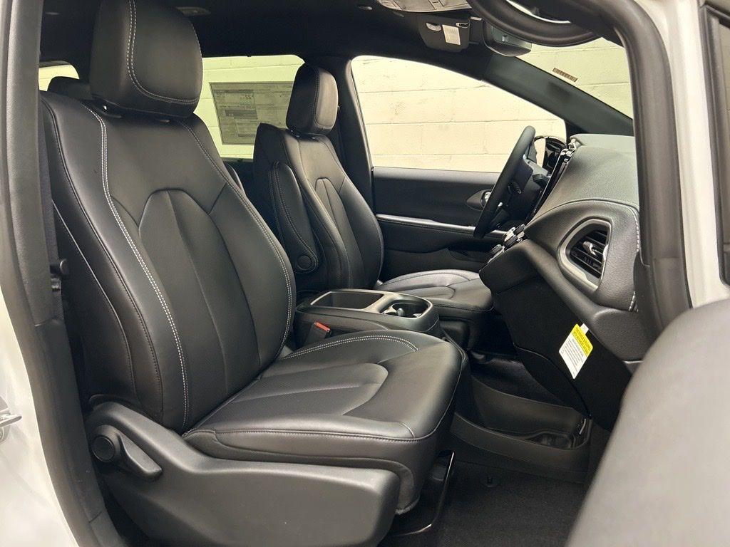 new 2026 Chrysler Pacifica car, priced at $40,389