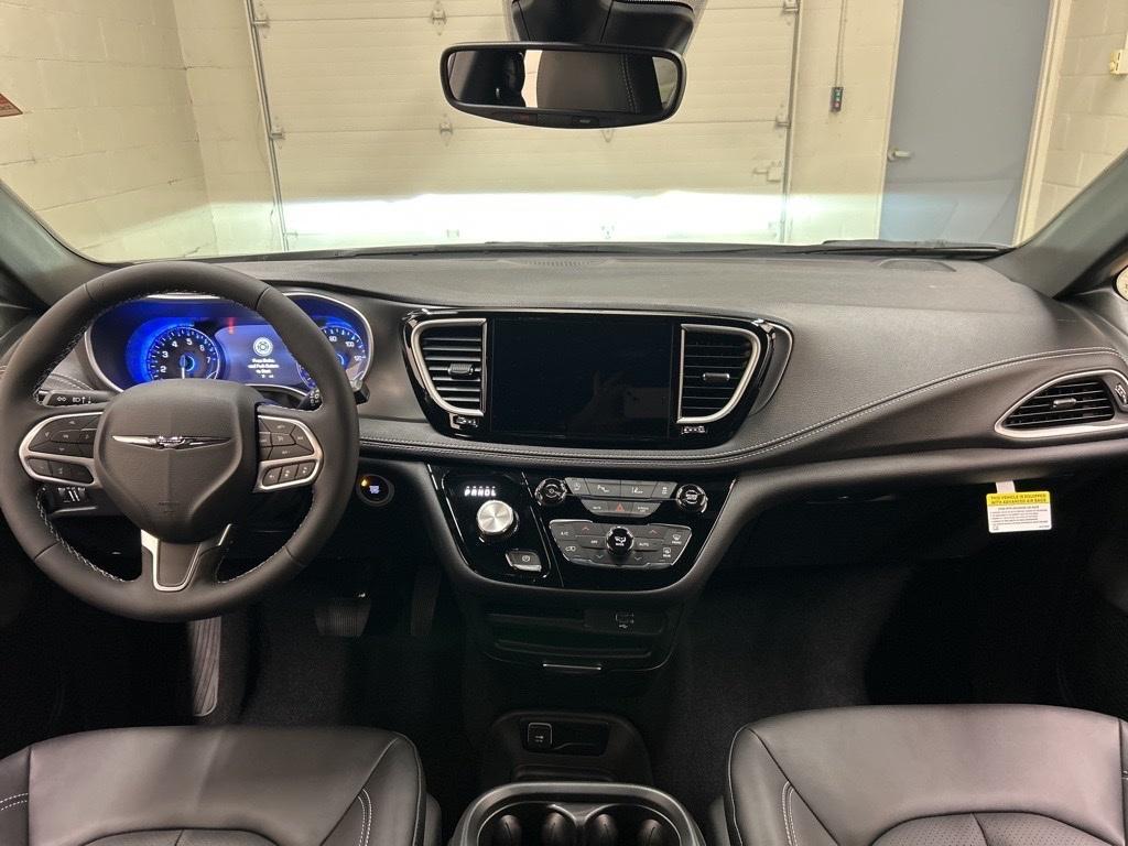 new 2026 Chrysler Pacifica car, priced at $44,365