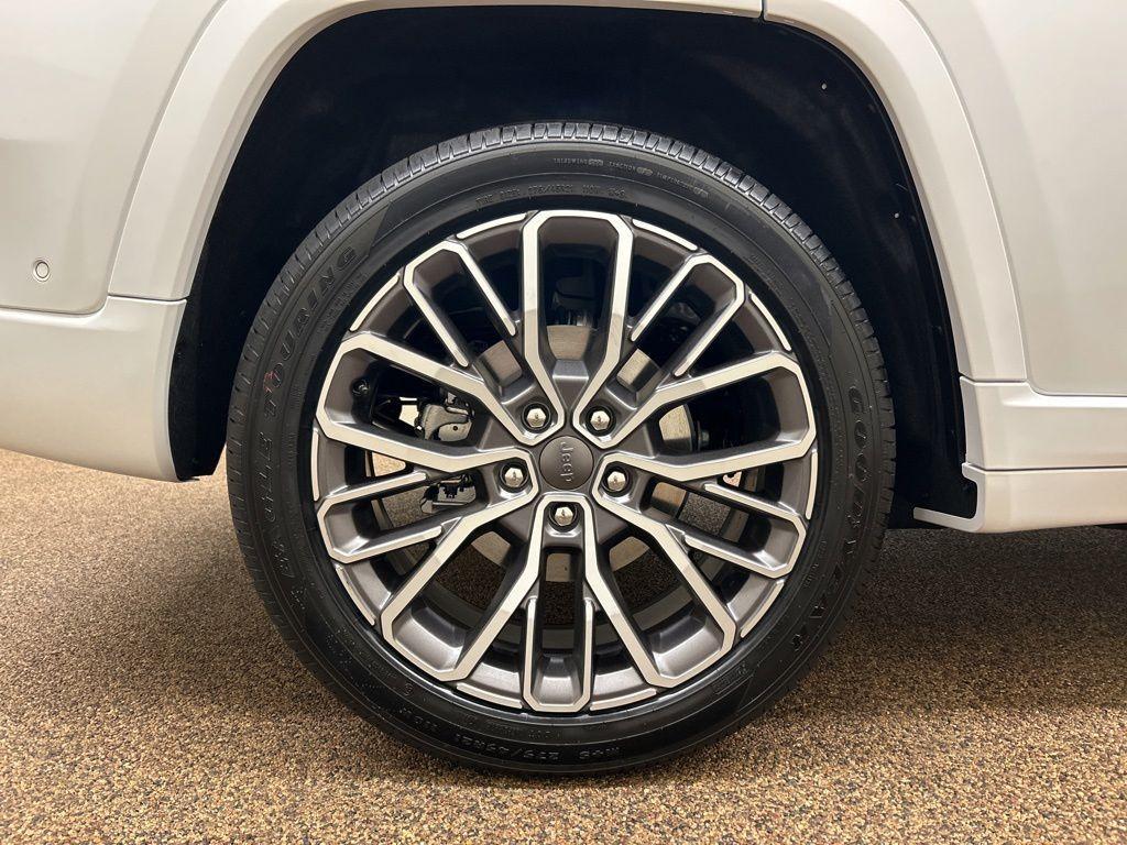 new 2026 Jeep Grand Cherokee car, priced at $60,109