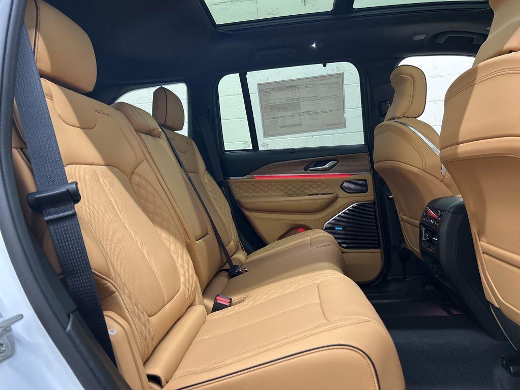 new 2026 Jeep Grand Cherokee car, priced at $60,109
