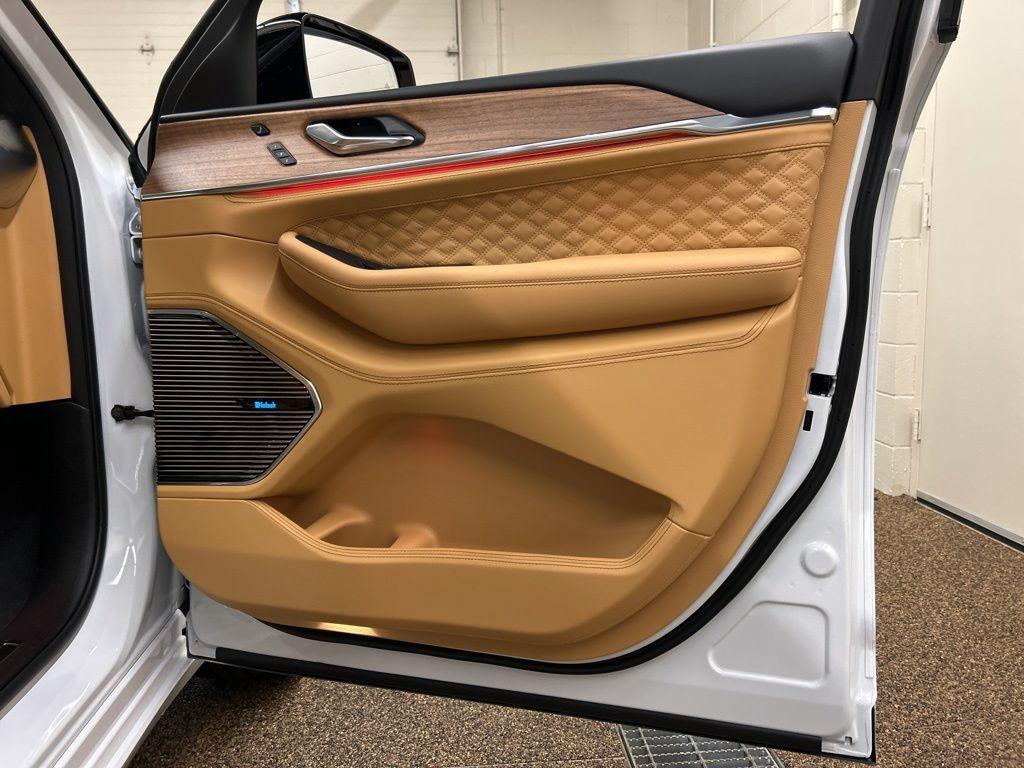 new 2026 Jeep Grand Cherokee car, priced at $60,109