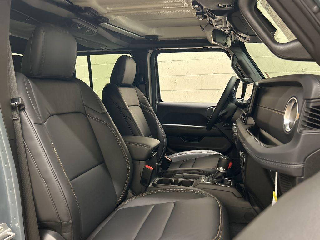 new 2026 Jeep Gladiator car, priced at $48,450