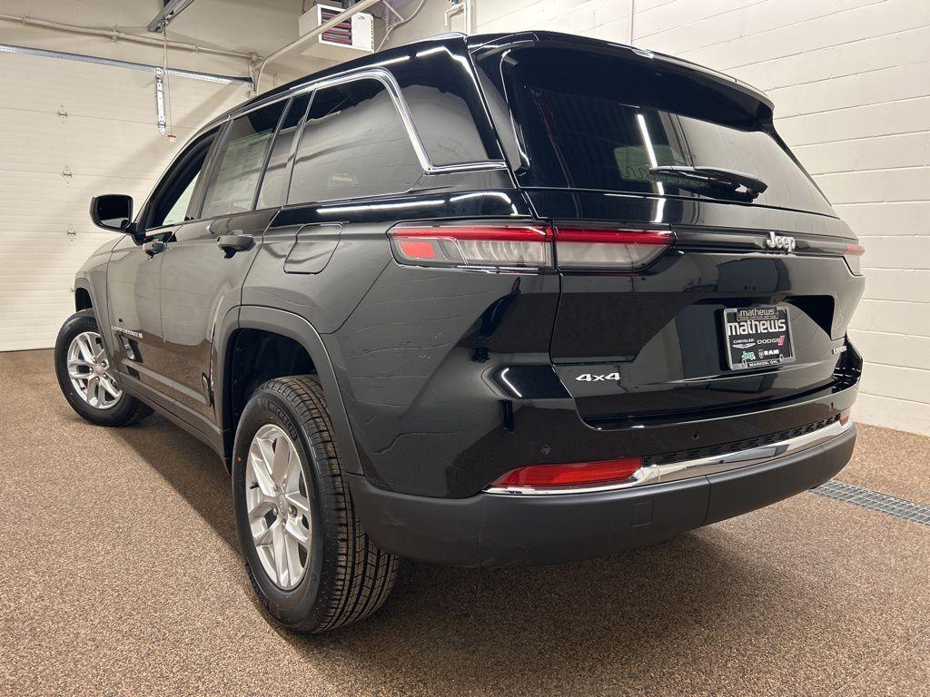 new 2026 Jeep Grand Cherokee car, priced at $42,800