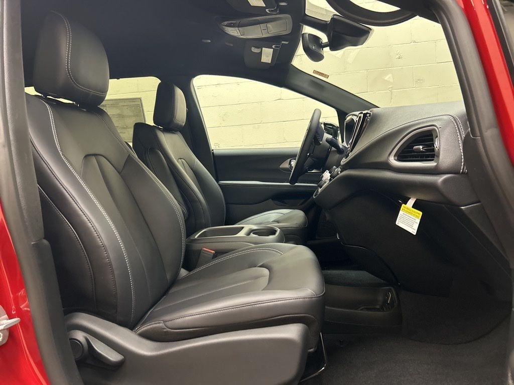 new 2026 Chrysler Pacifica car, priced at $39,543